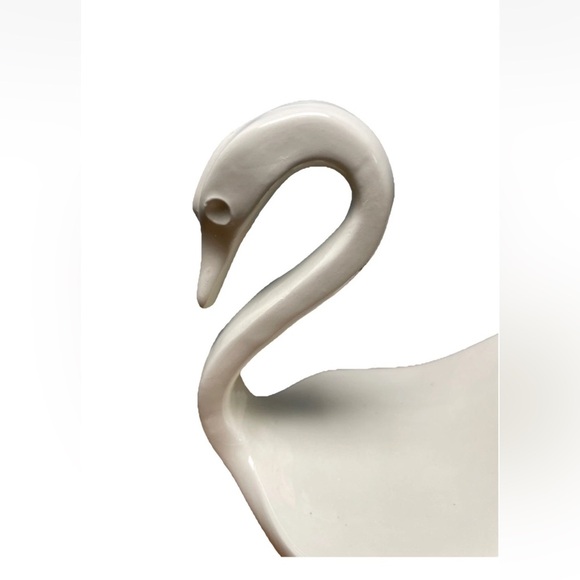 Vintage MCM White Ceramic Porcelain Swan Statue Sculpture Towel Holder - Picture 5 of 7